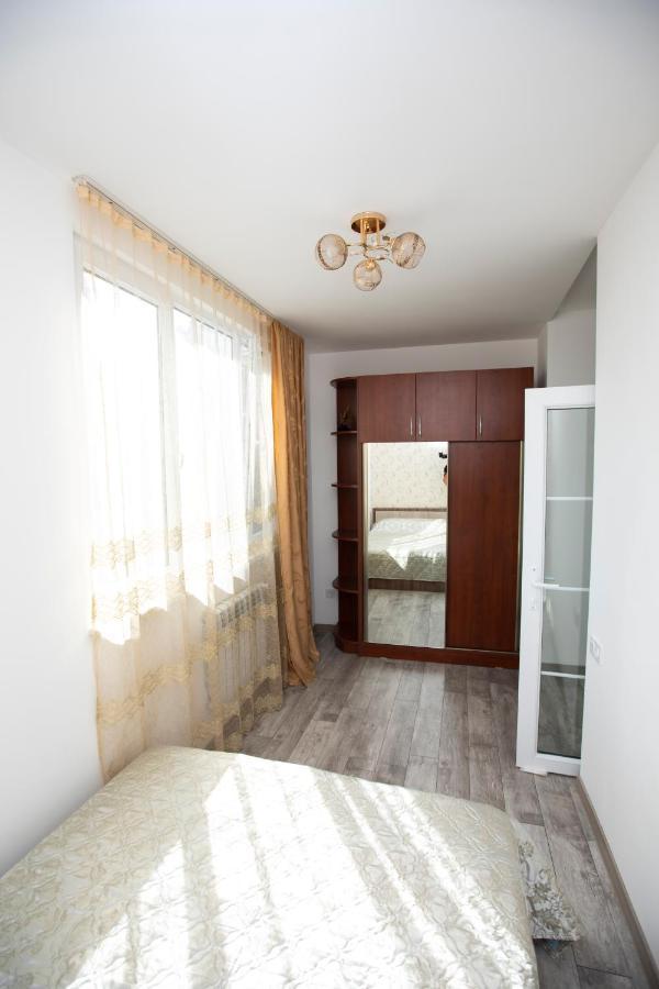 Modern Apartment In The Center With The View Of The Majestic Ararat Yerevan Exterior photo